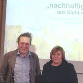 Teilnehmer:innen und Johann Zimmermann beim Seminar an der LVA