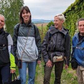 WALK4FUTURE Kurz vor dem Start in den zweiten Tag mit Ute Zimmermann, Laura, Martina Gleissenebner-Teskey und Johann Zimmermann