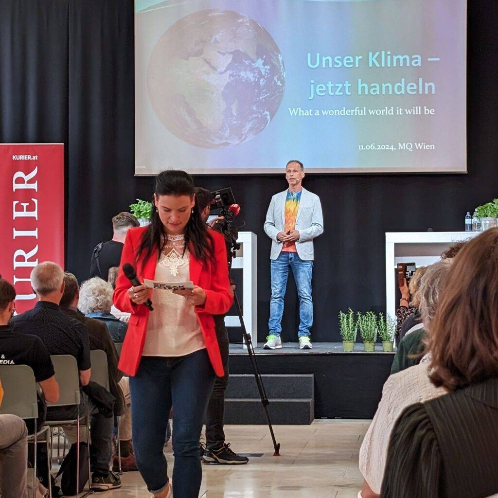 Marcus Wadsak, der als Keynote-Speaker auftrat, hielt einen Vortrag zum Thema „Unser Klima – jetzt handeln“. 