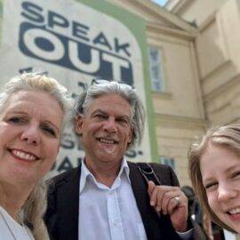 Ute Zimmermann, Michael A. Zeger und Lizzy Weinert beim SPEAK OUT Festival