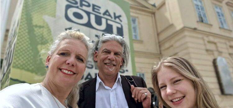 Ute Zimmermann, Michael A. Zeger und Lizzy Weinert beim SPEAK OUT Festival